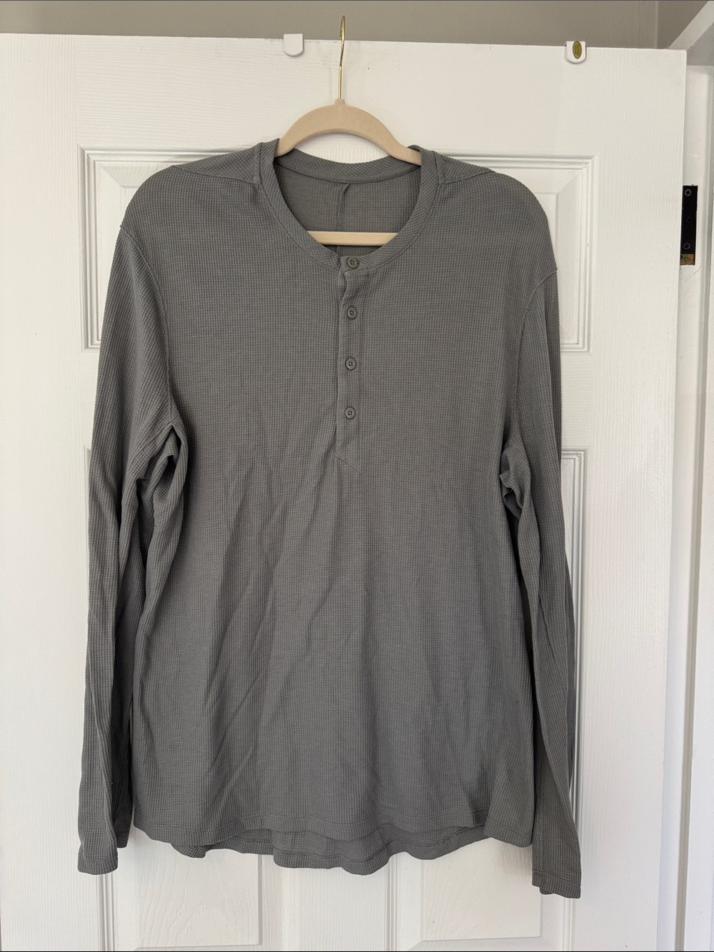 lululemon athletica Men's Long-Sleeve Gray Henley